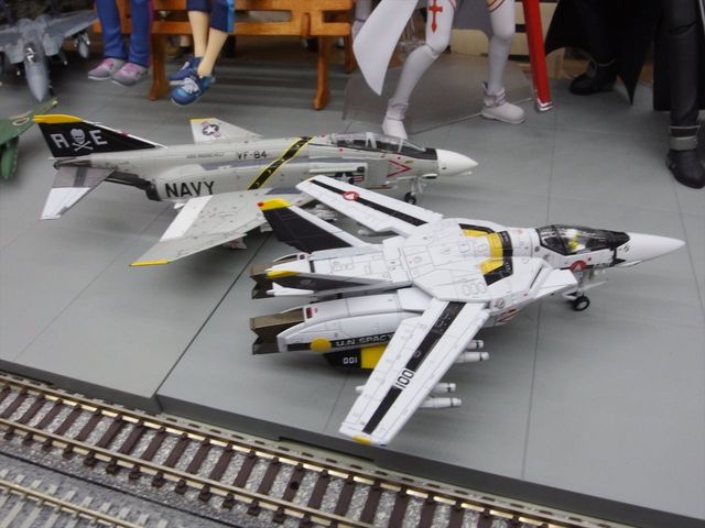 技MIX マクロス VF-1Sロイ・フォッカー機 完成 : クローゼットの中の