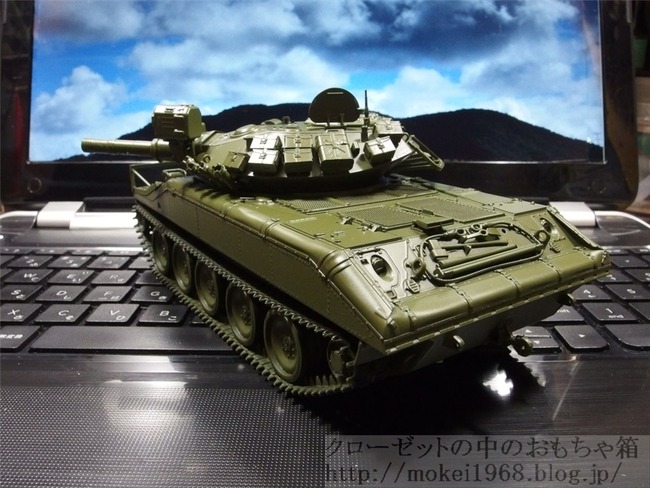 OLY93564_R