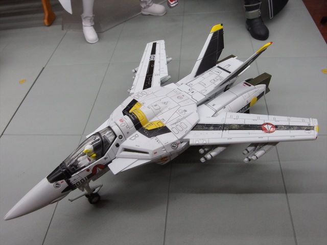 技MIX マクロス VF-1Sロイ・フォッカー機 完成 : クローゼットの