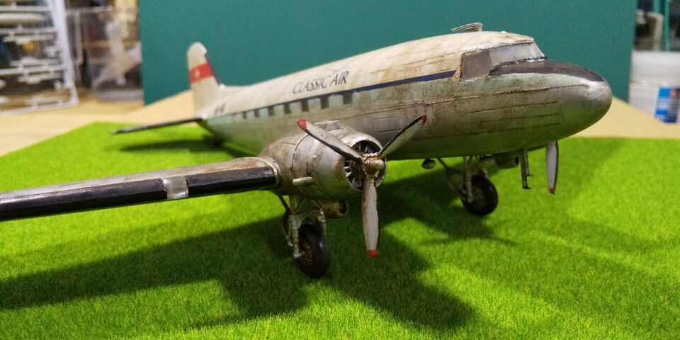 童友社 1/100 ダグラス DC-3 DAKOTA 完成へ : クローゼットの中の