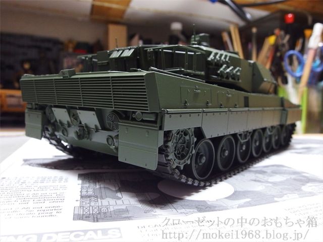 タミヤ 1/35 ドイツ連邦軍 レオパルト2A6 塗装開始 : クローゼットの中