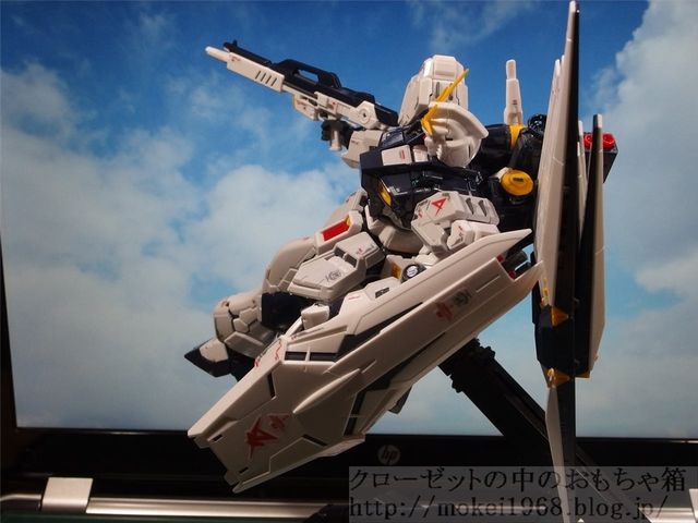 バンダイ RG 逆襲のシャア νガンダムvsサザビー : クローゼットの中の