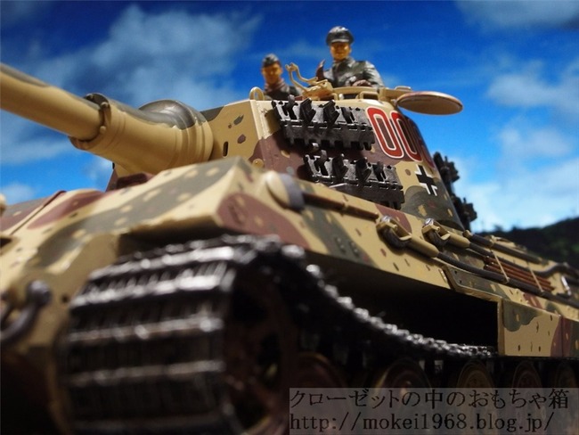 クローゼットの中のおもちゃ箱 : タミヤ 1/35 ドイツ軍 重戦車キングタイガー 迷彩塗装