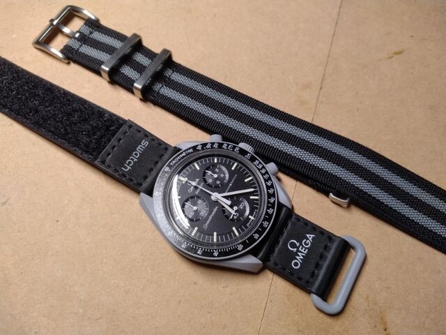 MISSION TO THE MOON SWATCH にNATOベルト : クローゼットの中のおもちゃ箱