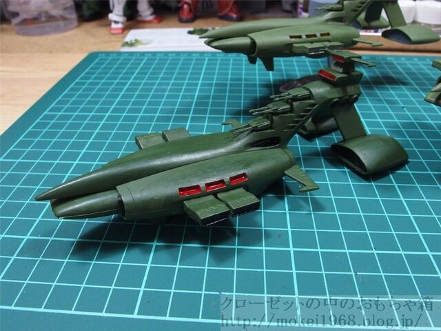 バンダイ 旧キット 1/1200 ジオン軍巡洋艦 量産型ムサイ