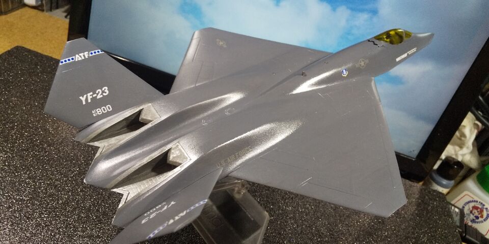 プラッツ 1/72 試作戦闘機 YF-23 完成 : クローゼットの中の
