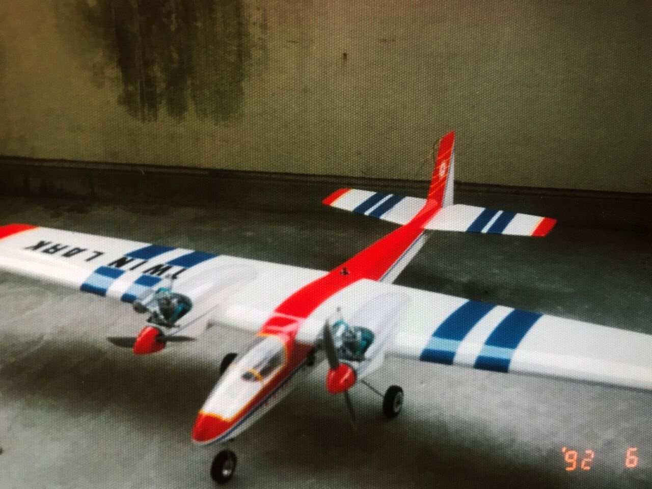 ラジコン飛行機達の墓標 : 模型好きの御本尊たち