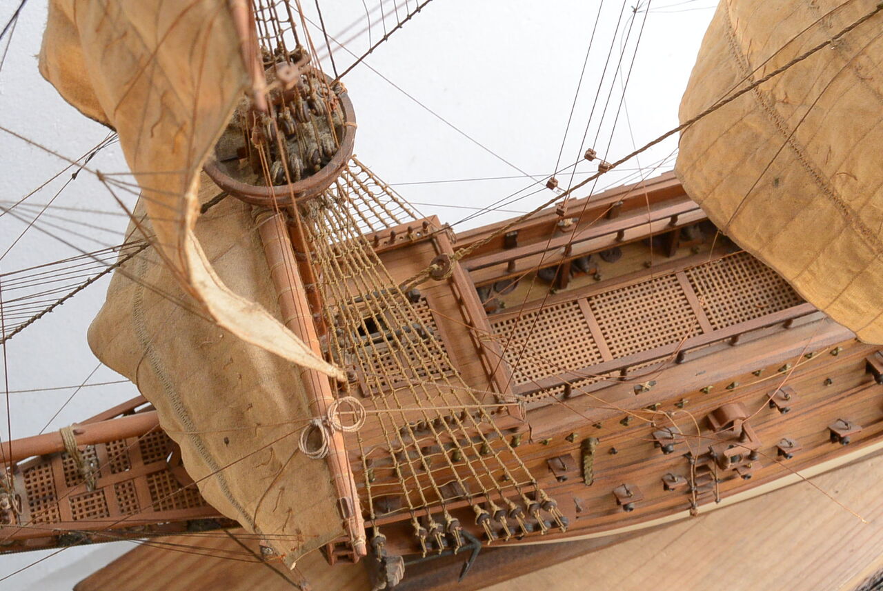 Mantua社の La Couronne （ラ・クローン）初代キット : 模型好きの御