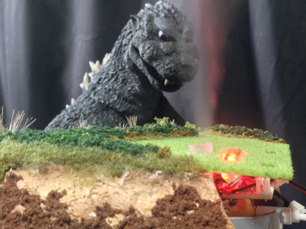 週刊ゴジラをつくる　ジオラマ 週刊ゴジラをつくる「ジオラマを弄る」 : 模型好きの御本尊たち