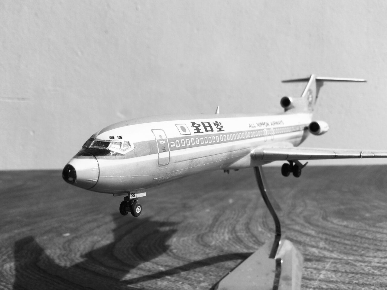 モノクロの似合う旅客機Boeing727(日東科学1/100) : 模型好きの御本尊たち