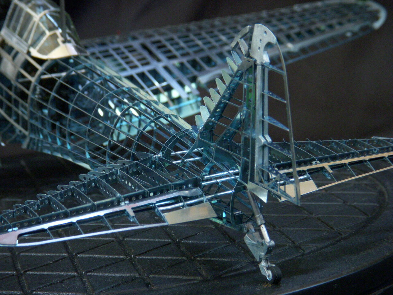 デアゴスティーニDESKTOP ZERO 1/32 零戦骸骨をつくる : 模型好きの御