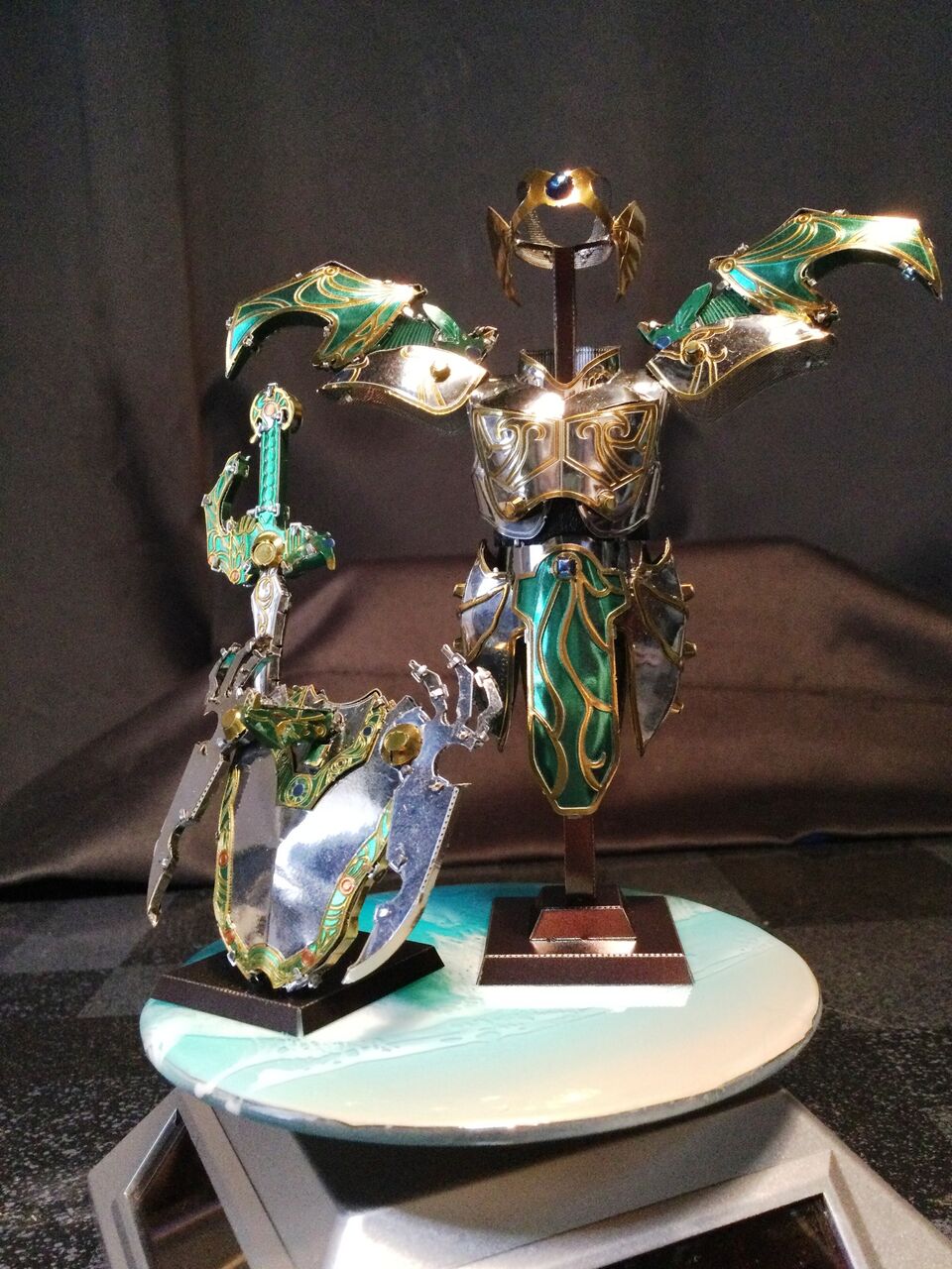 ドラゴンクエスト 天空の鎧盾剣コレクションフィギュアセットおまけ多数ケース付美品 ドラゴンクエスト 天空の鎧盾剣コレクションフィギュアセットおまけ