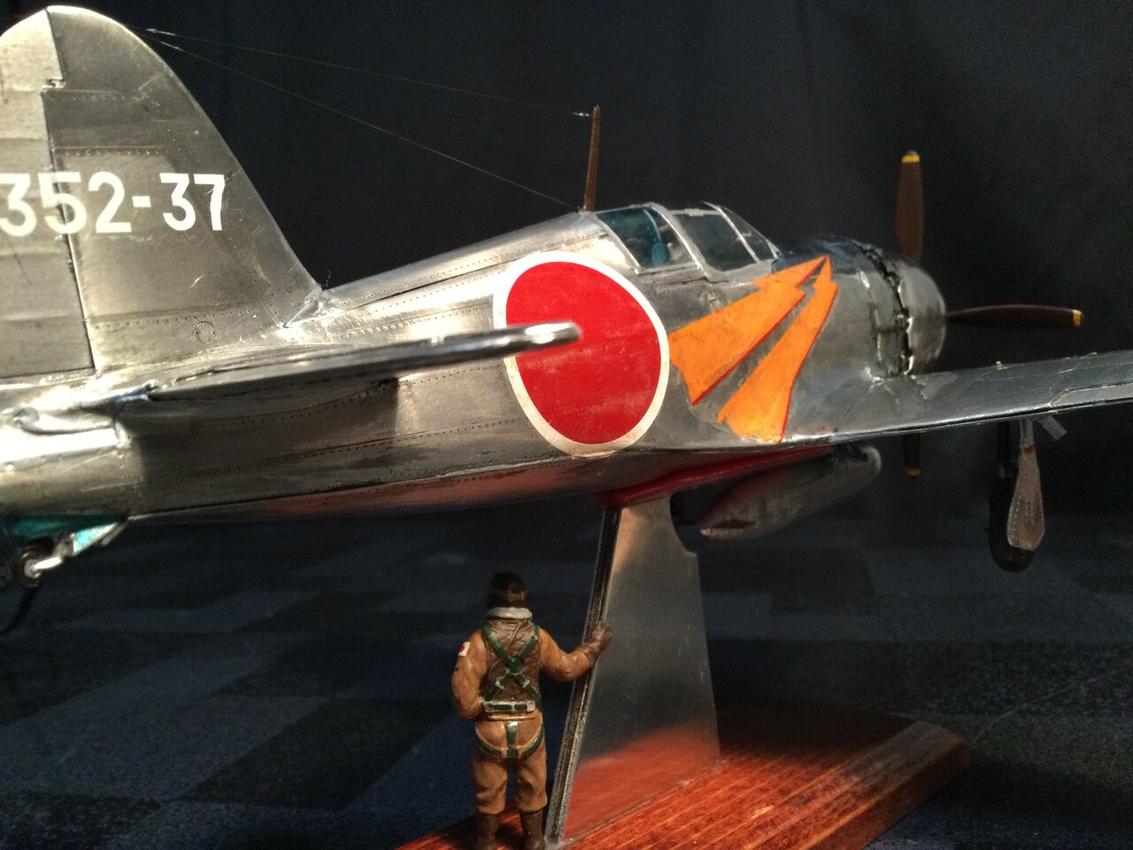 1/48タミヤ雷電21型にアルミ板を貼る : 模型好きの御本尊たち