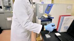 PCR検査、保険適用の場合の価格を12月31日から段階的に引き下げへ
