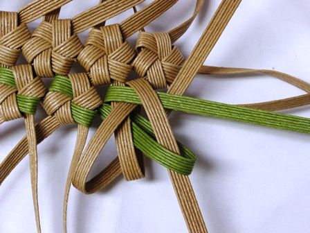 エコクラフト 花結び編みバックの編み方 手作り大好き生活記 エコクラフト 花結び編みバックの編み方 手作り大好き生活記