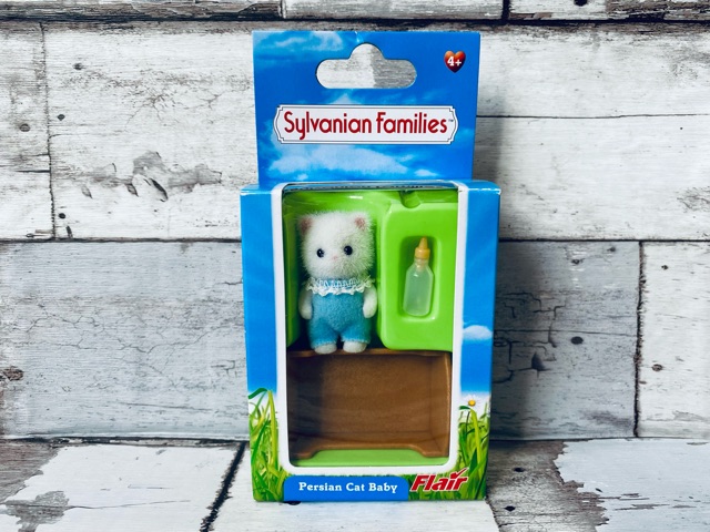 青い目のペルシャネコ 発見！ : シルバニアの水たまり