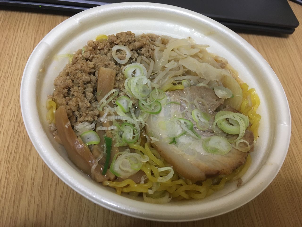 セブンイレブンで買えるすみれのチルド麺 もくないブログ セブンイレブンで買えるすみれのチルド麺 もくないブログ