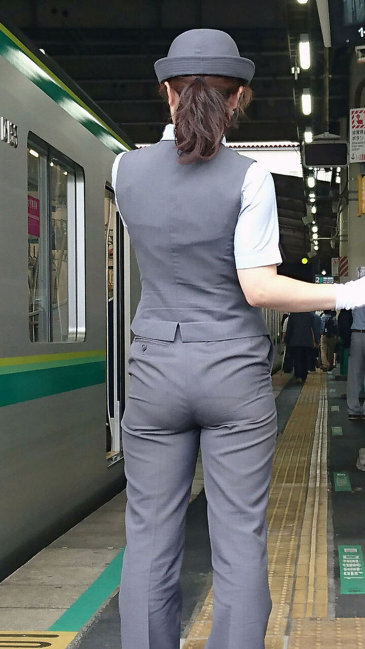 女性車掌　パンティライン ☆桃尻に浮かんだ女性駅員や車掌のパンティーライン画像 ...