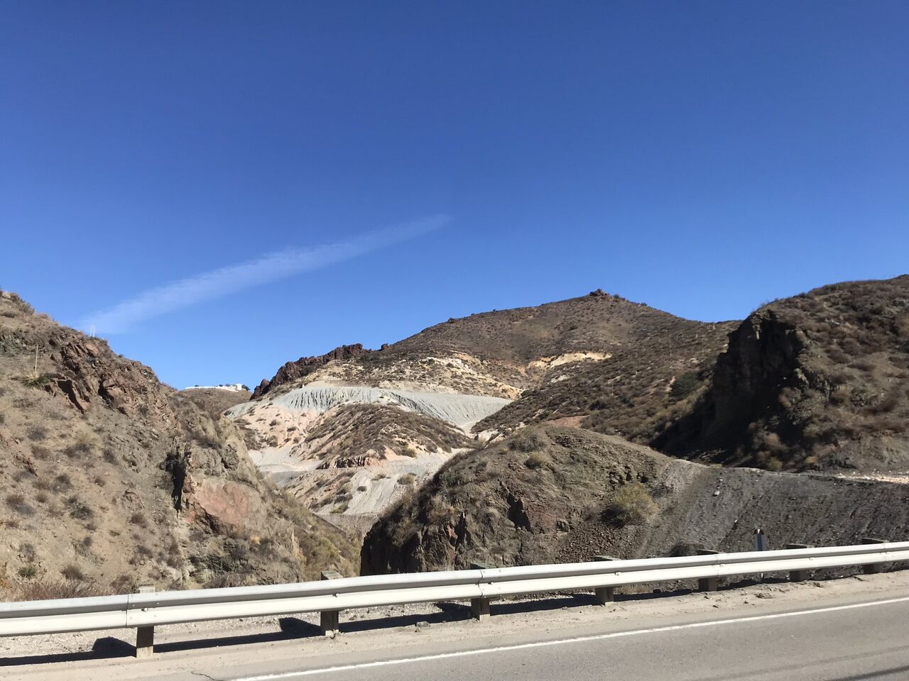 Tick Canyon 鉱物採集 : 白亜紀徒然