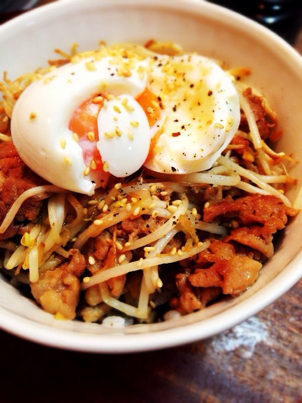 豚肩ロース薄切りともやしの甘辛丼レシピ 今日も食べておる