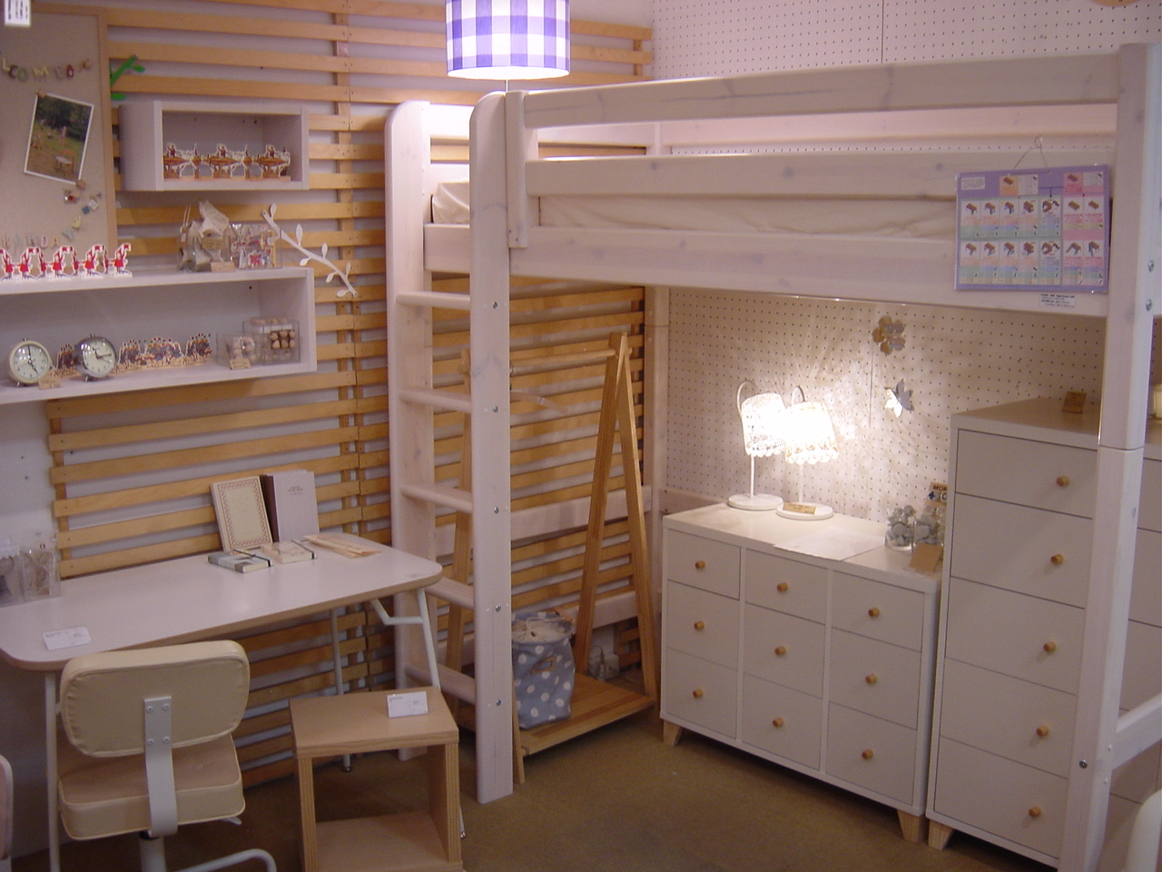 大阪店より店内を少しご紹介 モモナチュラル インテリア雑貨ショップ