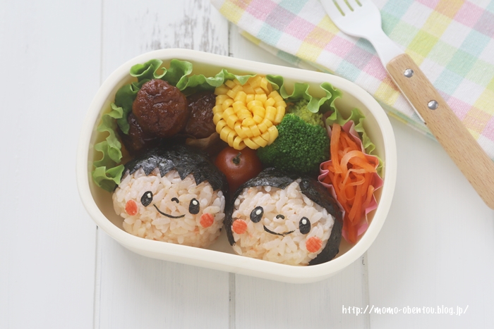 ぼく わたし の男の子と女の子のお弁当と薄焼き卵のお花の作り方 Momo S Obentou キャラ弁 Powered By ライブドアブログ