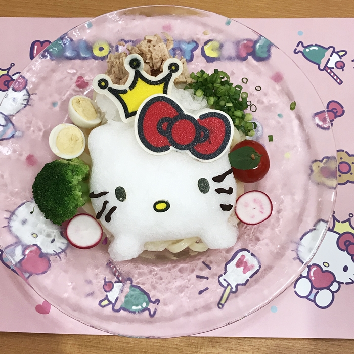 サンリオ ハローキティコレクション 45周年アニバーサリー ブローチ（カフェ） サンリオ ハローキティコレクション 45周年アニバーサリー