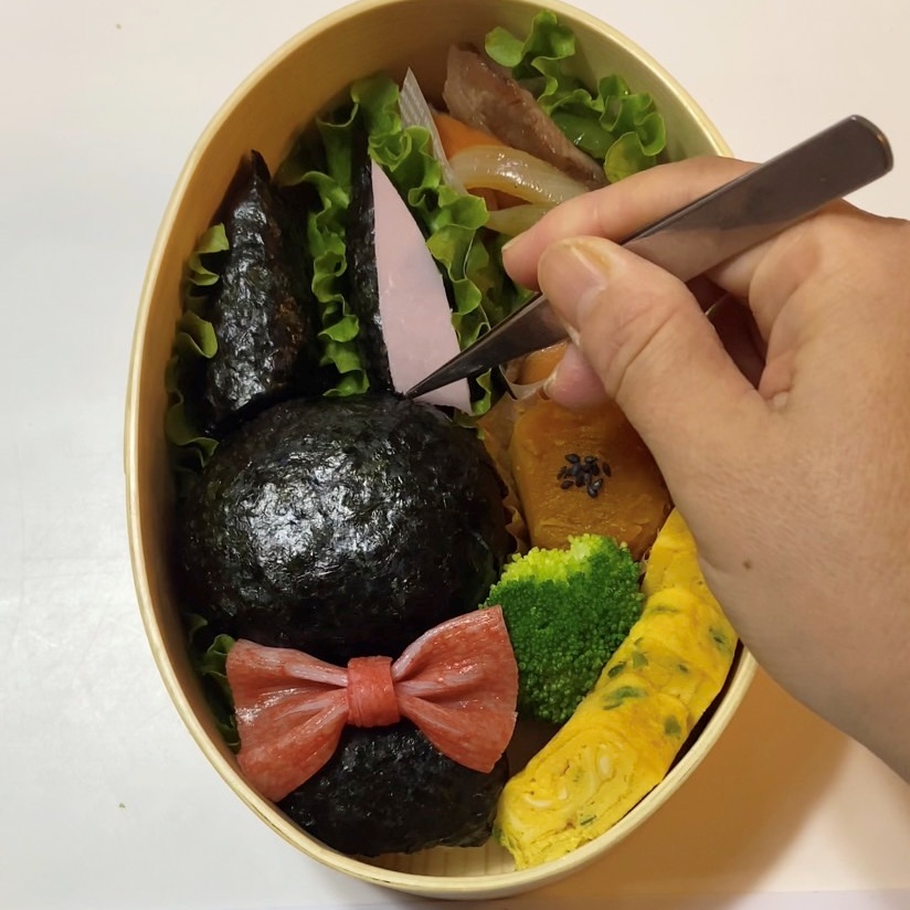 魔女の宅急便 ジジのお弁当 キャラ弁レシピ 高速動画あり Momo S Obentou キャラ弁 Powered By ライブドアブログ