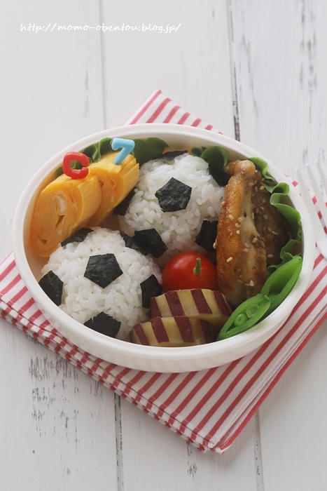 キャラ弁動画レシピ サッカーボールのおにぎり弁当 Momo S Obentou キャラ弁 Powered By ライブドアブログ