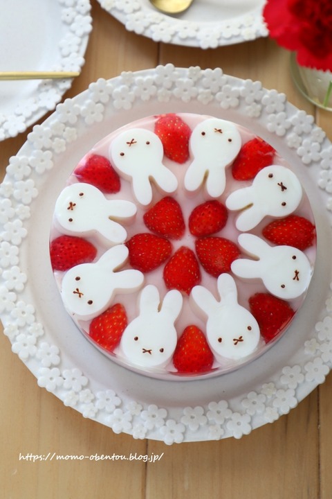 失敗作？ミッフィーのいちごヨーグルトケーキ＊キャラスイーツと