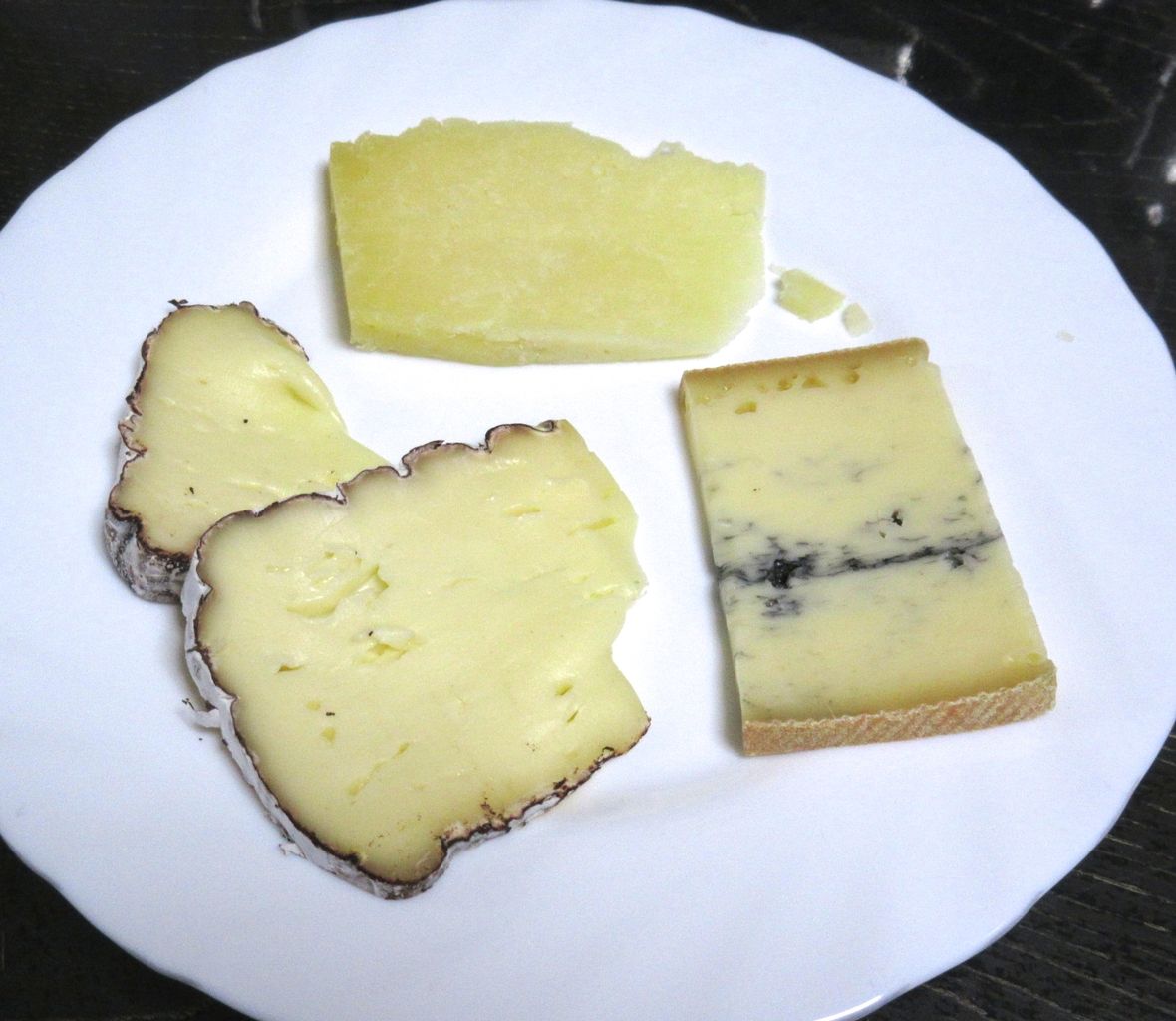 モルビエ Morbier Momo の よもやま話 モルビエ Morbier Momo の よもやま話