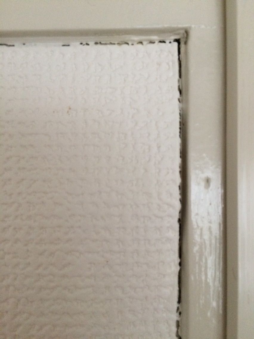 気づけば至るところの壁紙がぼこぼこである 団地でひとり暮らし 気づけば至るところの壁紙がぼこぼこである 団地でひとり暮らし