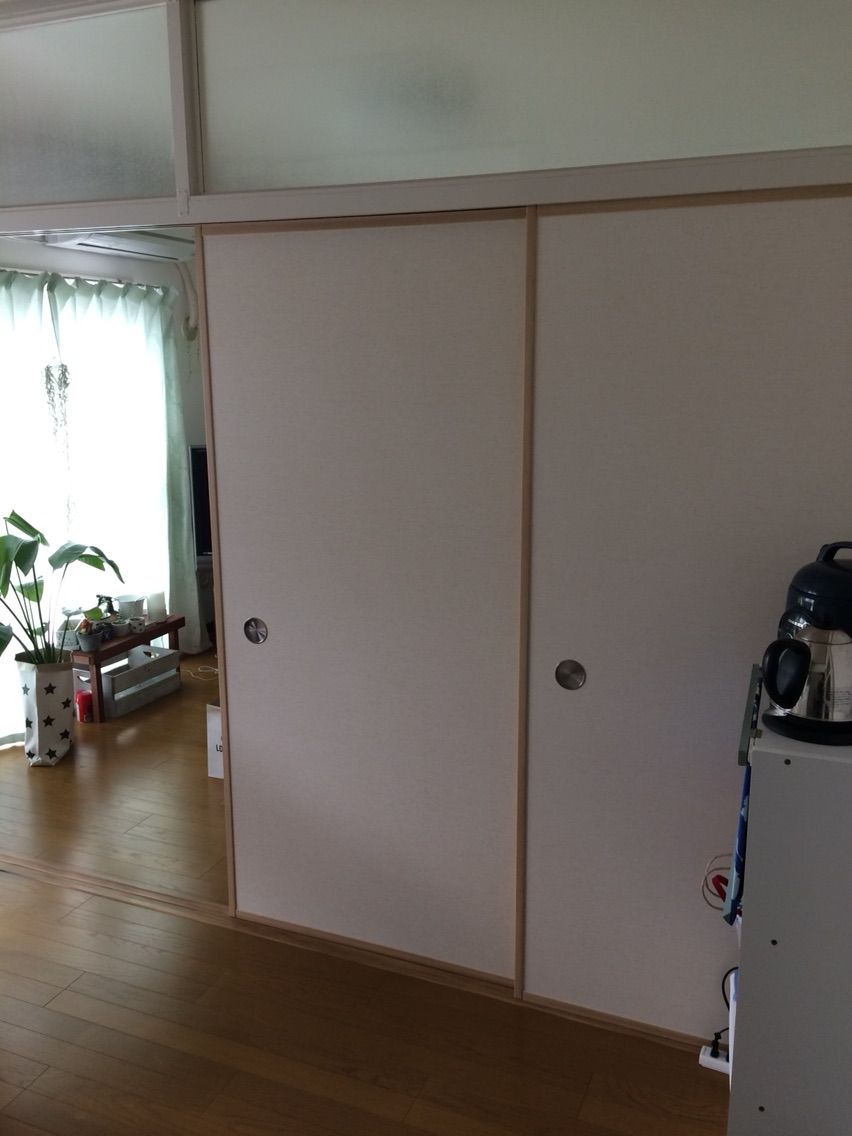 ふすまに貼ったリメイクシートをはがす 団地でひとり暮らし ふすまに貼ったリメイクシートをはがす 団地でひとり暮らし