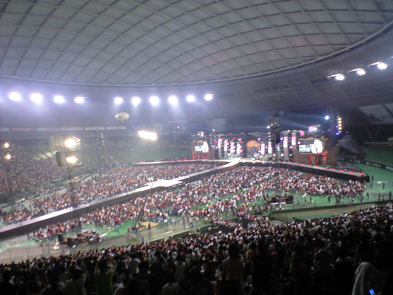 ももクロ 西武ドームのステージ予想 センターステージの可能性は ももクロまとめでぃあ