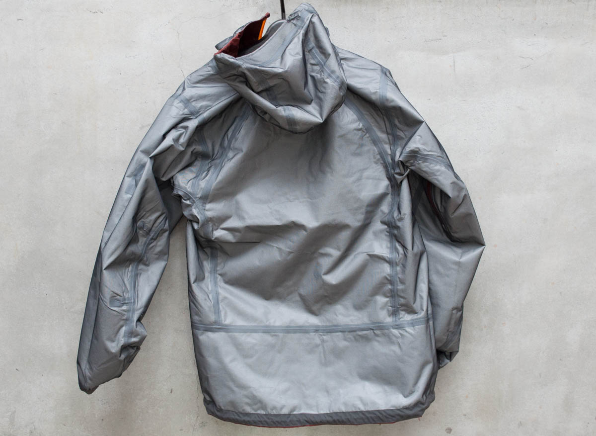 モンベル ミディパーカ Men's 1102422 レビュー : モモンハン日記