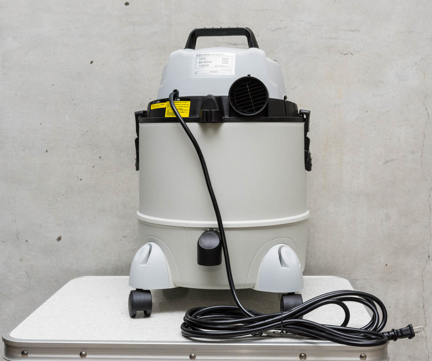 E-Value 乾湿両用掃除機 EVC-200PCL レビュー : モモンハン日記
