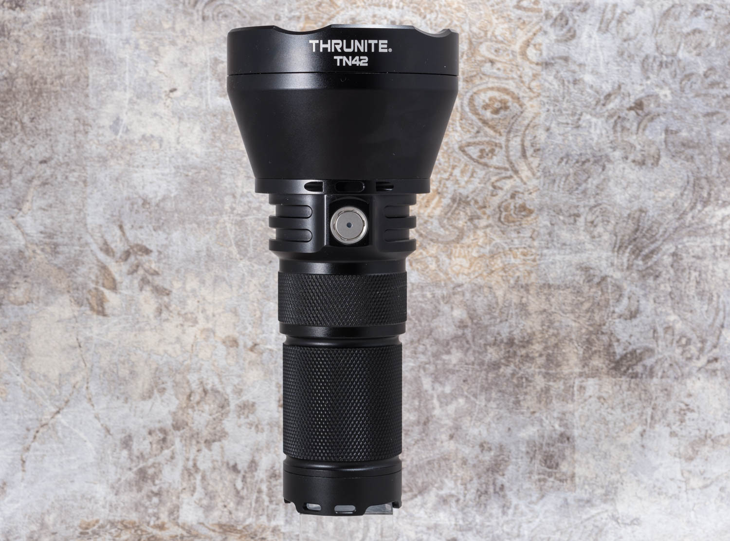 【美品】ThruNite TN42 強力LED超ロング照射（最大1550m） 美品】ThruNite TN42 強力LED超ロング照射（最大1550m