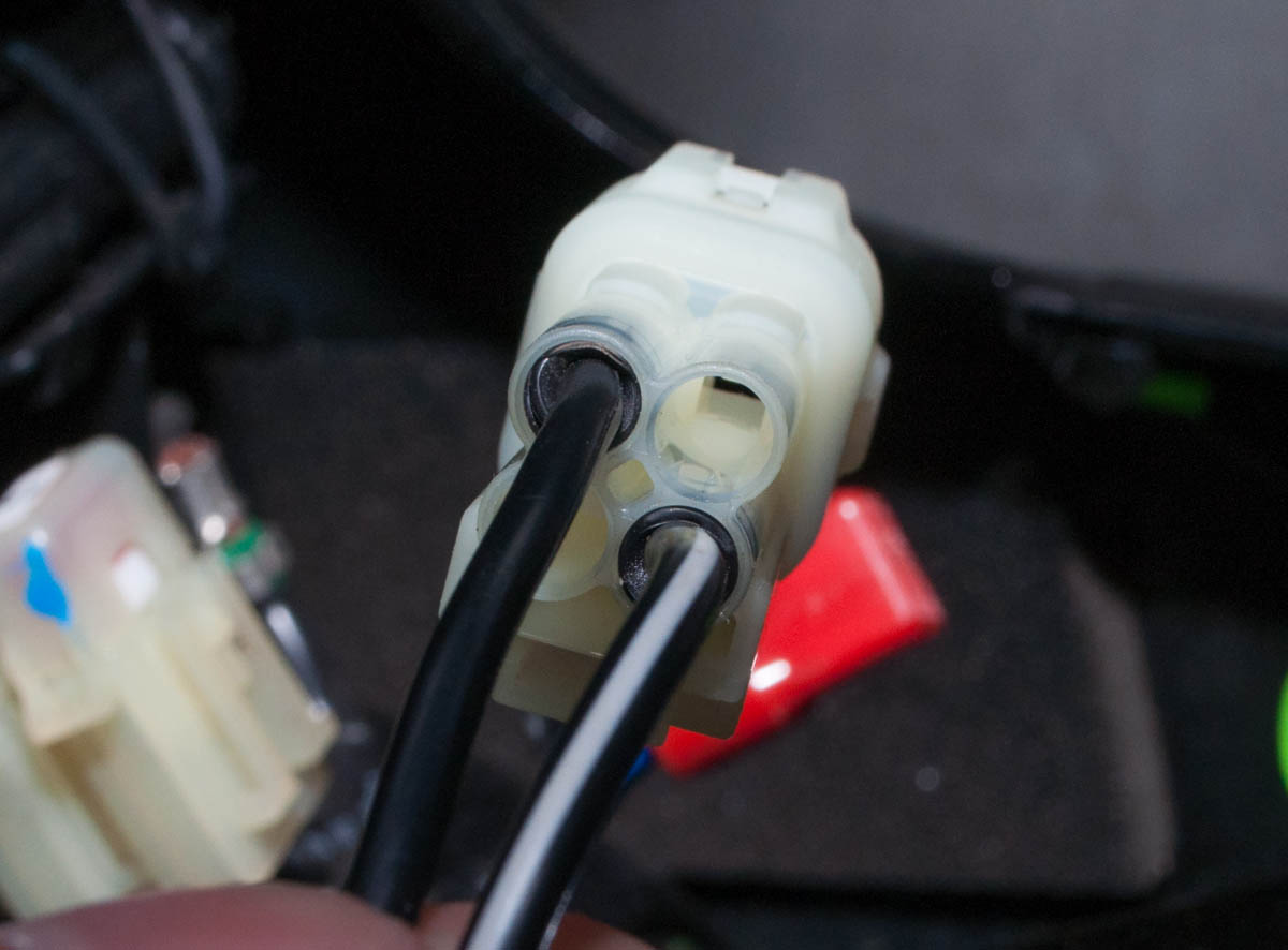 バイク カブ にシガーソケットを取り付ける モモンハン日記