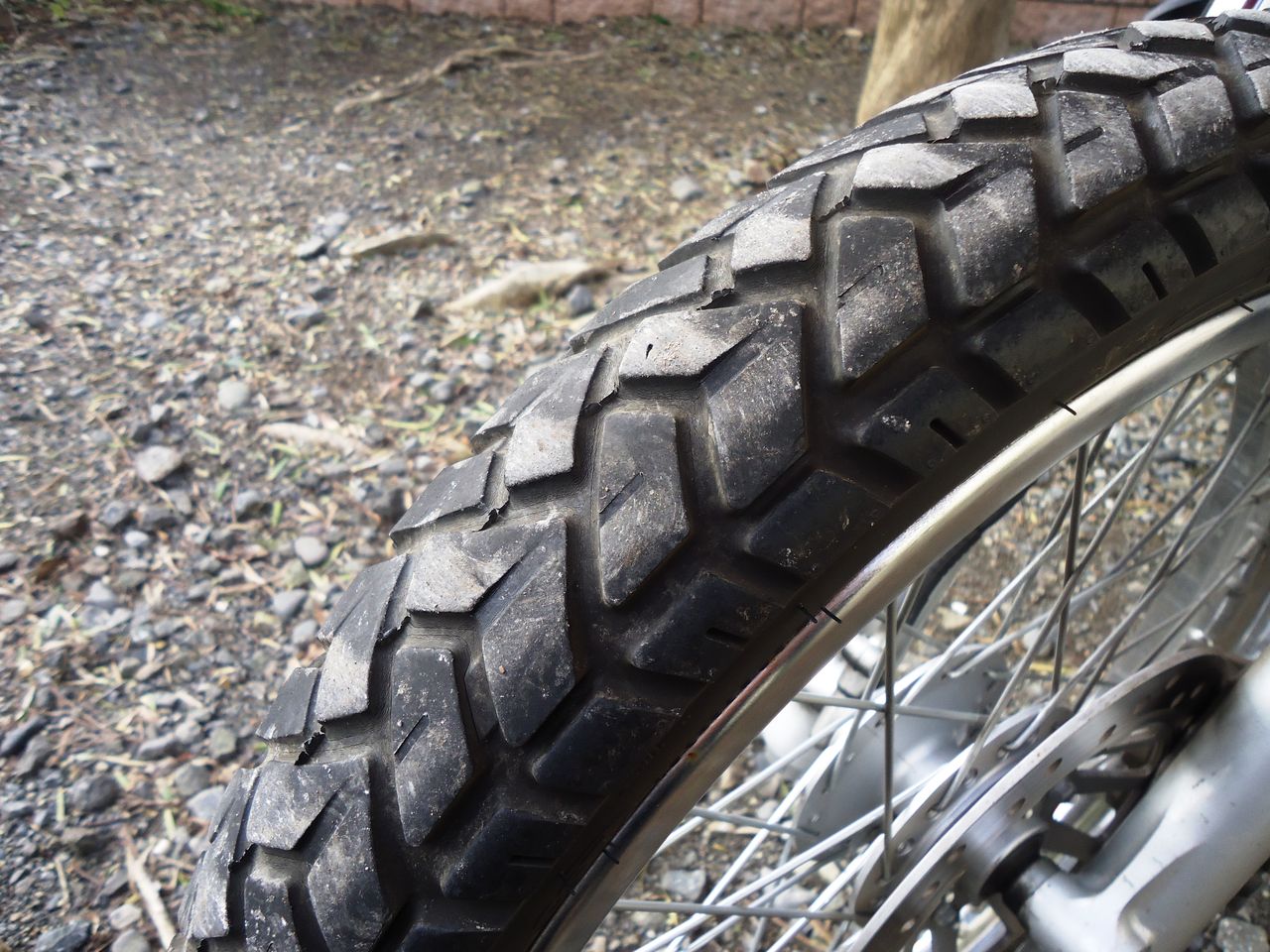 タイヤを交換 xr125l ももんがの飛膜 タイヤを交換 xr125l ももんがの飛膜