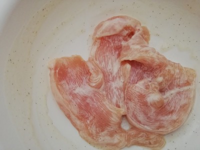 バッター液を揉み込んだ鶏肉