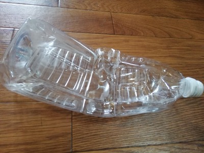 潰したペットボトル