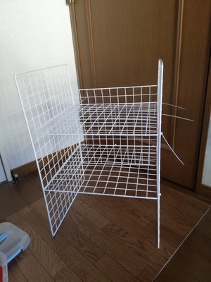 ワイヤーネットで作った収納棚 (2)