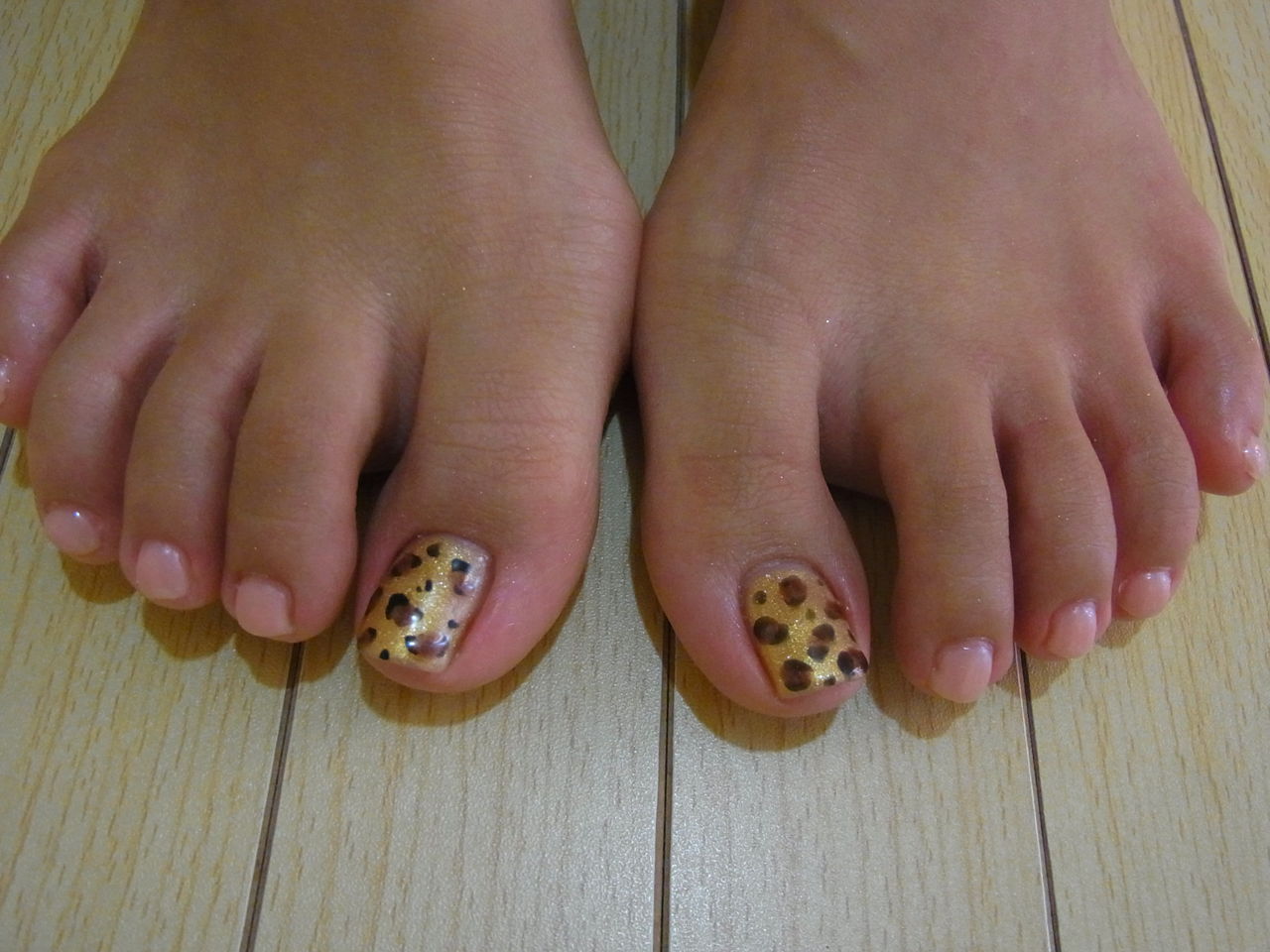 ナチュラルフットのヒョウ柄ネイル はっぴ ネイルライフ Mon Favori ナチュラルフットのヒョウ柄ネイル はっぴ ネイルライフ Mon Favori