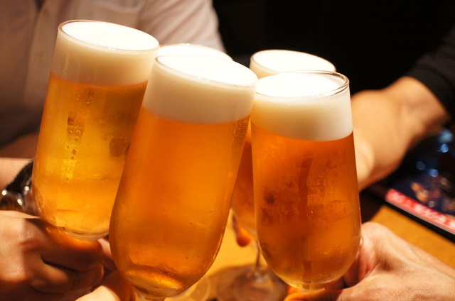 【話題】夏にビールを好むのは50代以上の男性がメイン…20代女性では7割が「飲まない」