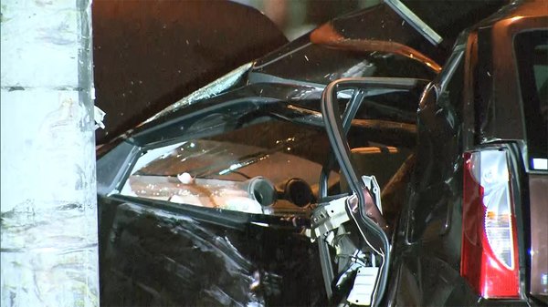 神奈川 10代の男女8人が乗った軽自動車が電柱に衝突 男性1人が死亡 ろいアンテナ