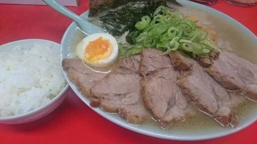 意識高い系ラーメン Vs 意識低い系ラーメン さっぱりピーマン