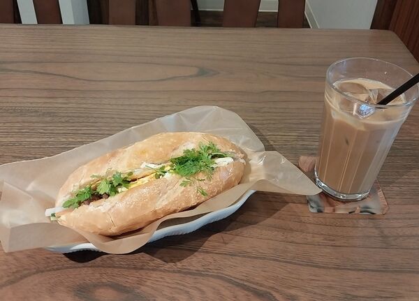 230512banhmi321