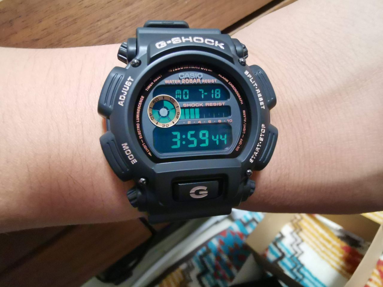 5,000円前後で買える本気のG-SHOCK『DW-9052GBX-1A4』 : MCH