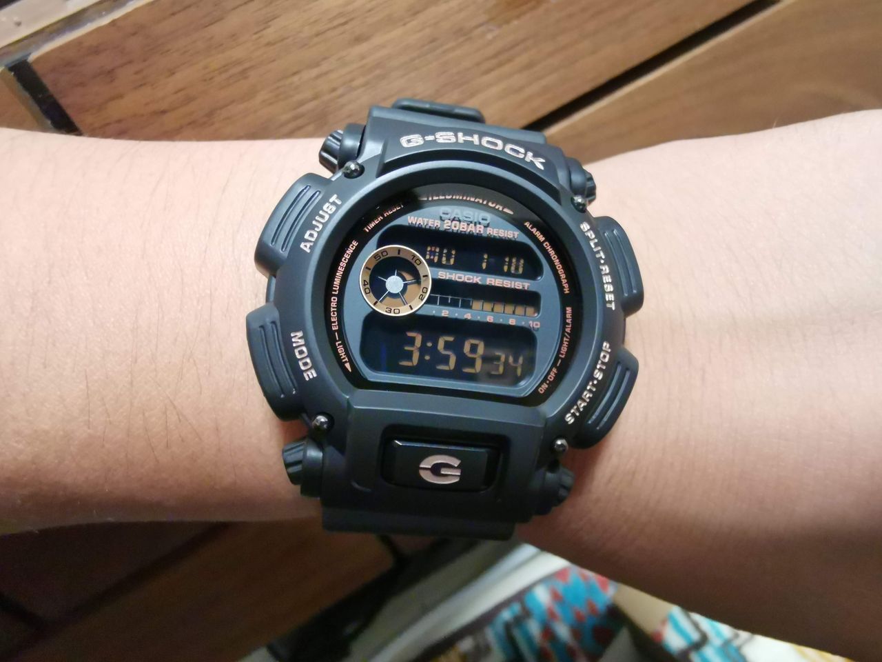 5,000円前後で買える本気のG-SHOCK『DW-9052GBX-1A4』 : MCH