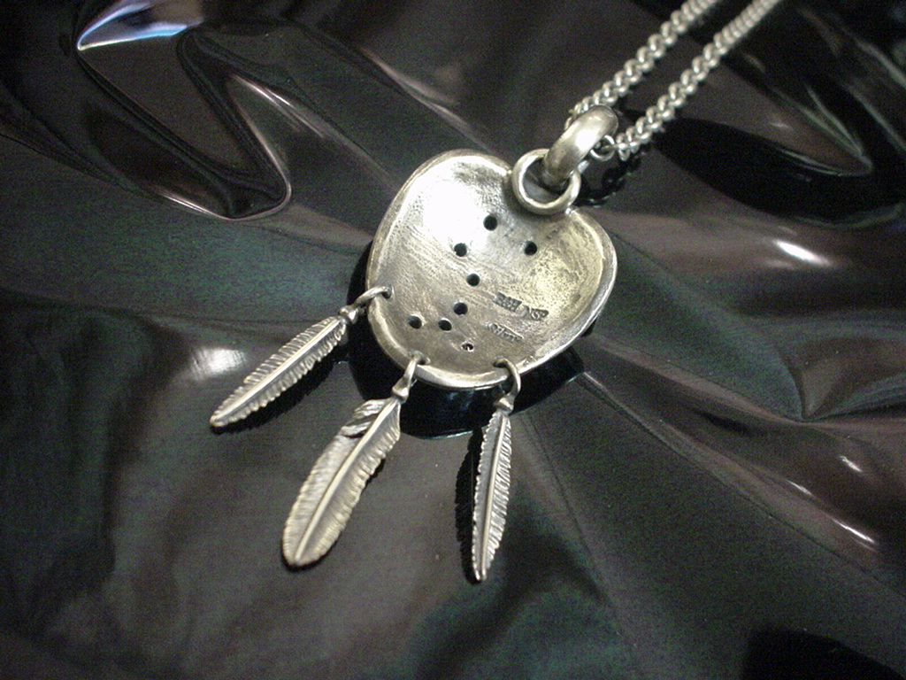 m 北斗の拳 原哲夫 レイの肩パッド 水鳥の羽付き Mondo News ｒｏｃｋなシルバーアクセとウエアー